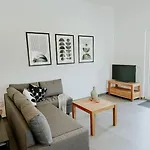 100 Qm Im Weindorf - Balkon/garage Aspisheim
