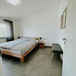 شقة 100 Qm Im Weindorf - Balkon/garage Aspisheim