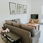 100 Qm Im Weindorf - Balkon/garage شقة Aspisheim