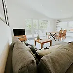 100 Qm Im Weindorf - Balkon/garage شقة *