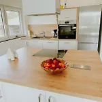 شقة 100 Qm Im Weindorf - Balkon/garage Aspisheim