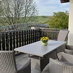 100 Qm Im Weindorf - Balkon/garage شقة *