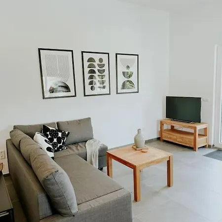 100 Qm Im Weindorf - Balkon/garage Aspisheim