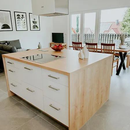 100 Qm Im Weindorf - Balkon/garage