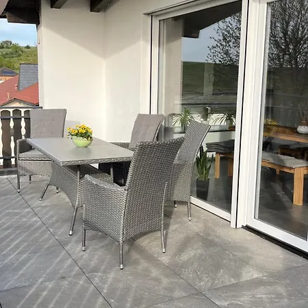 100 Qm Im Weindorf - Balkon/garage Apartment Aspisheim