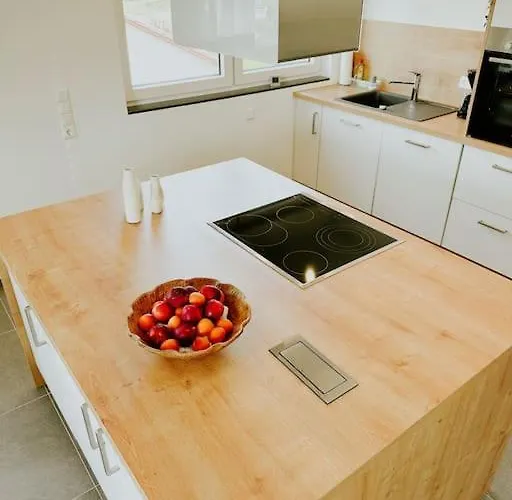 100 Qm Im Weindorf - Balkon/garage