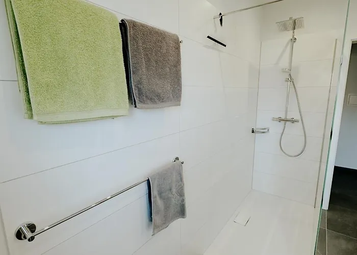 100 Qm Im Weindorf - Balkon/garage * Aspisheim