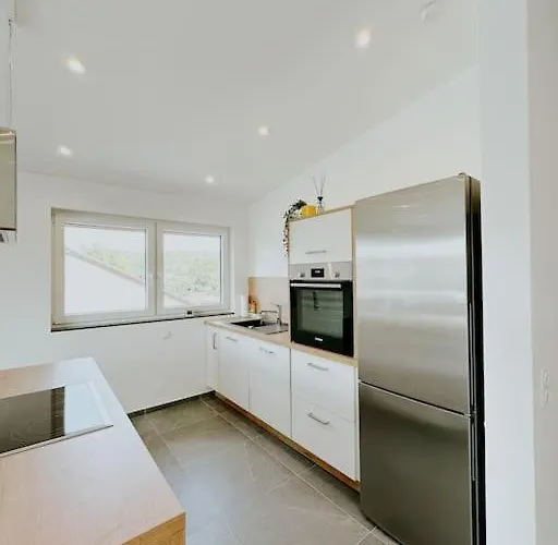 100 Qm Im Weindorf - Balkon/garage * Aspisheim